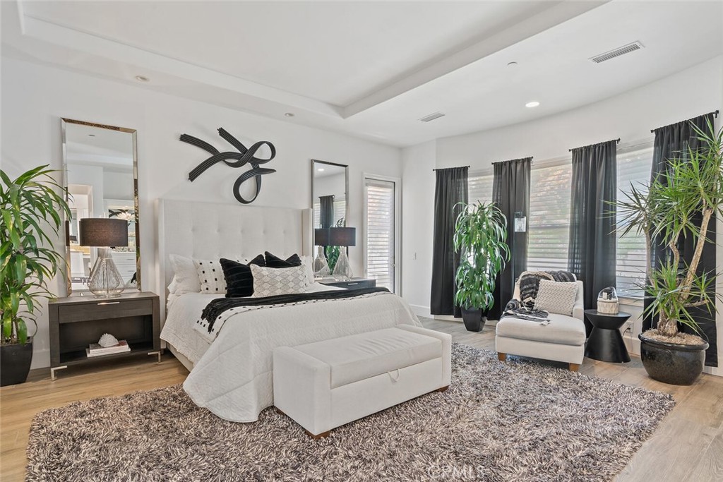 11823 Willard Avenue