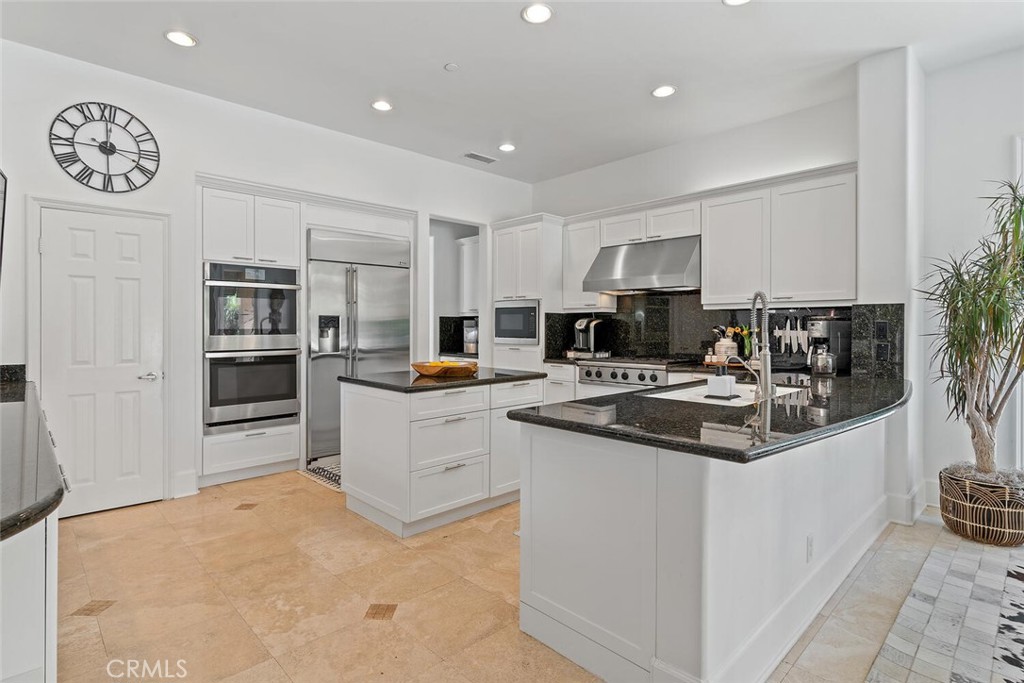 11823 Willard Avenue