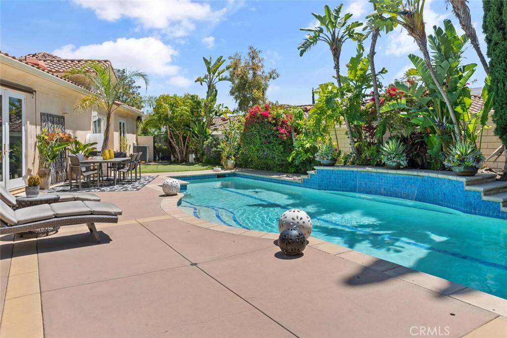 11823 Willard Avenue