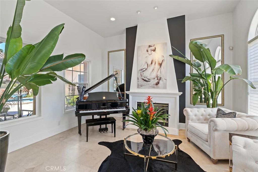 11823 Willard Avenue