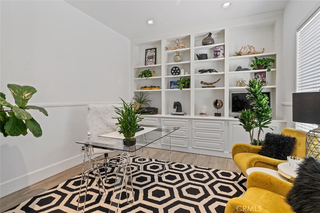 11823 Willard Avenue