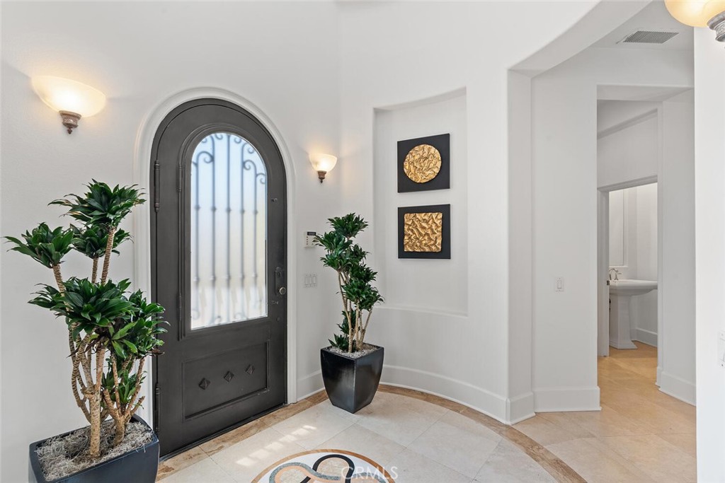 11823 Willard Avenue