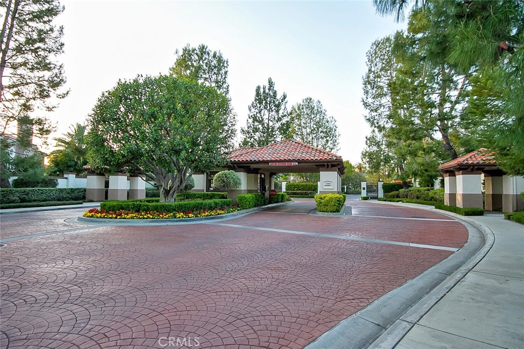 11823 Willard Avenue