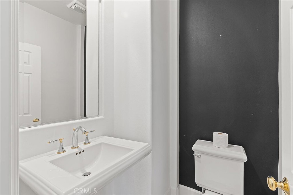 11823 Willard Avenue