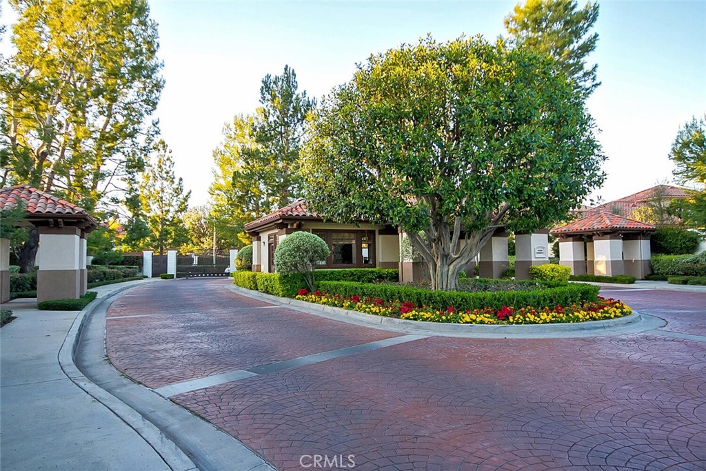 11823 Willard Avenue