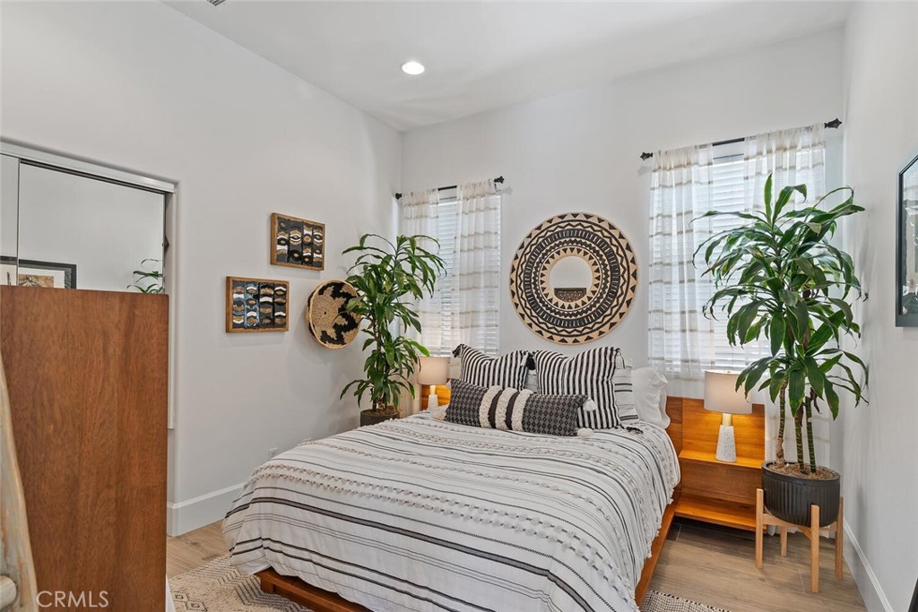 11823 Willard Avenue