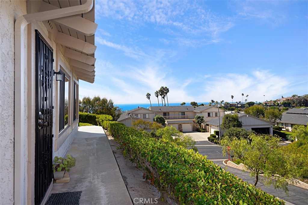 151 Avenida Adobe