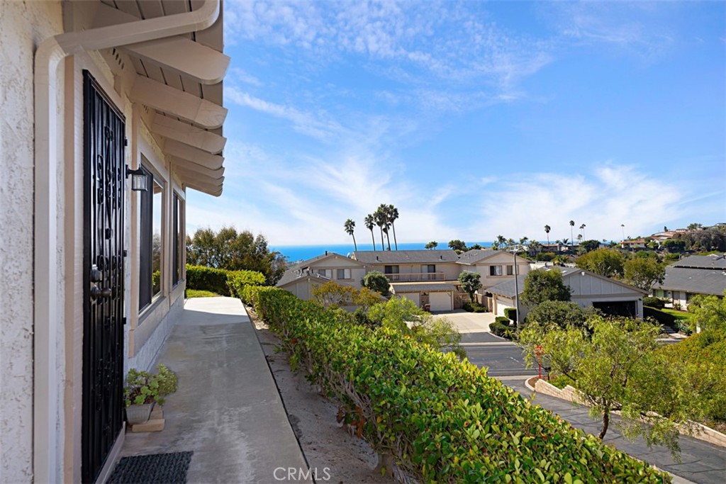 151 Avenida Adobe