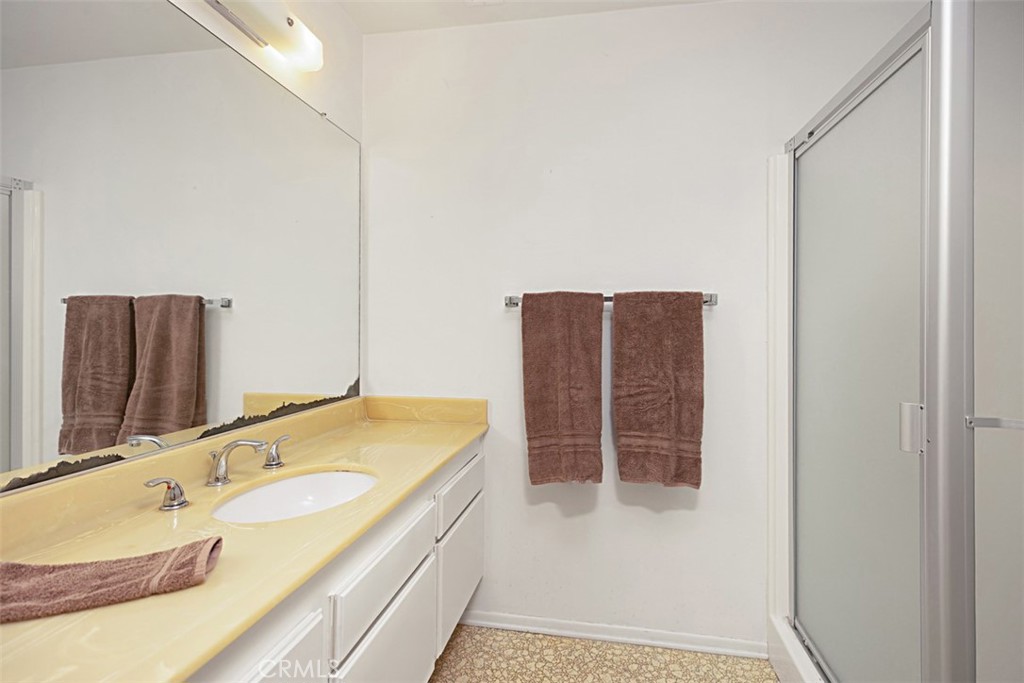 151 Avenida Adobe