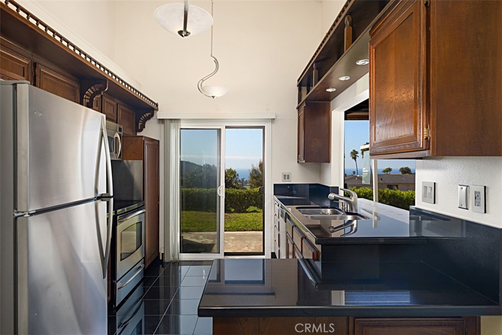 151 Avenida Adobe