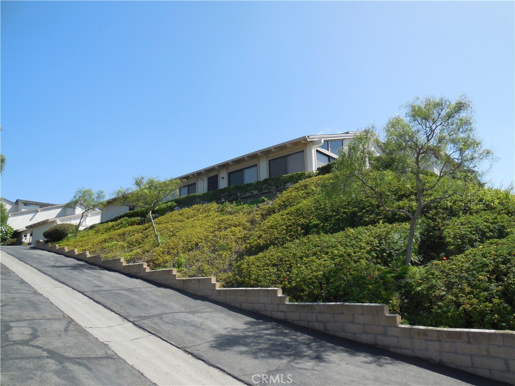 151 Avenida Adobe