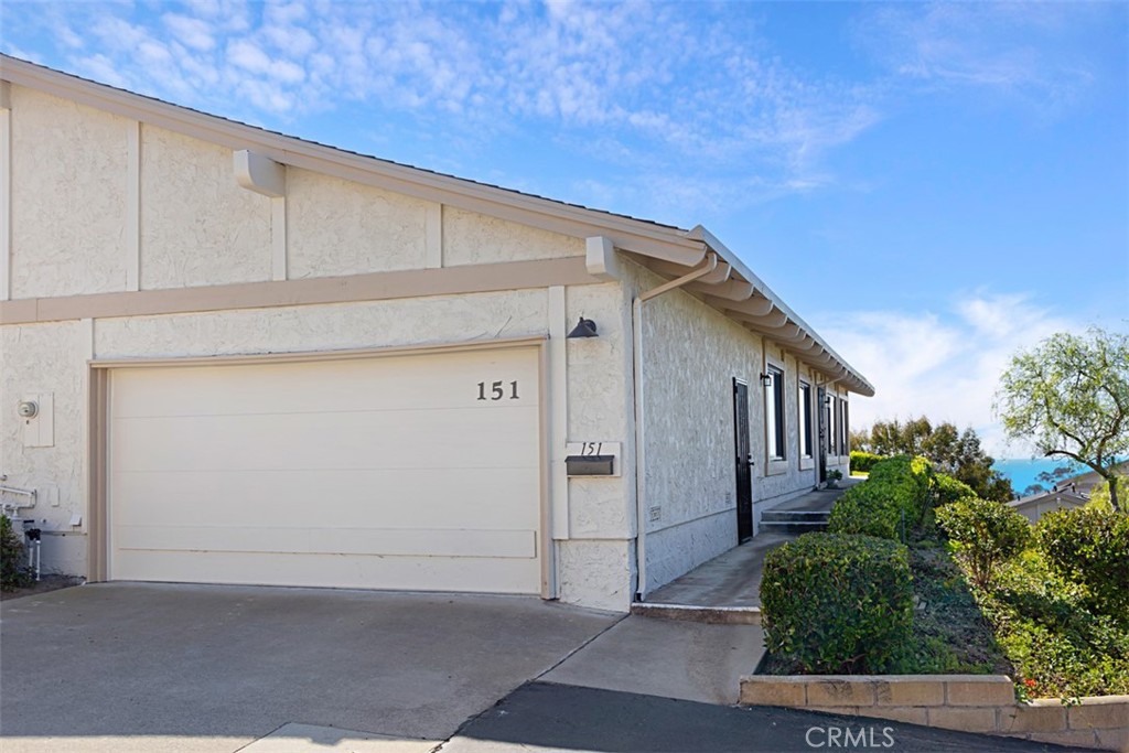 151 Avenida Adobe
