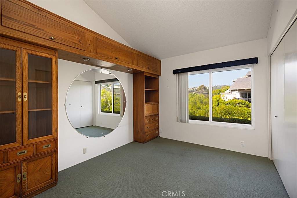 151 Avenida Adobe