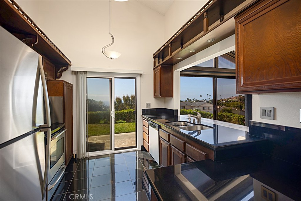 151 Avenida Adobe