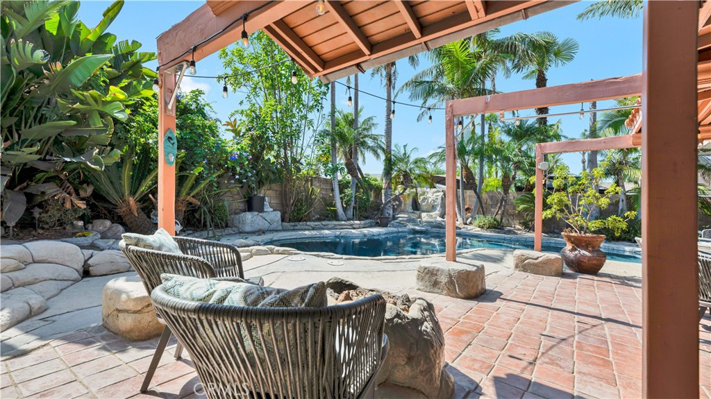 10200 Peregrine Circle
