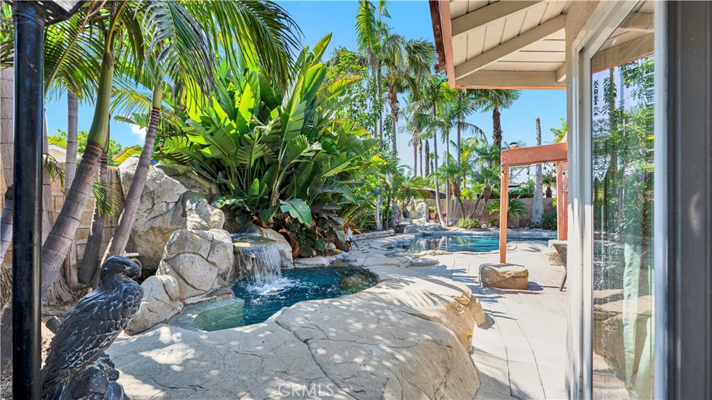 10200 Peregrine Circle
