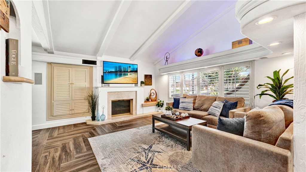 10200 Peregrine Circle