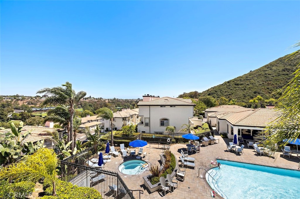 30902 Clubhouse 44J