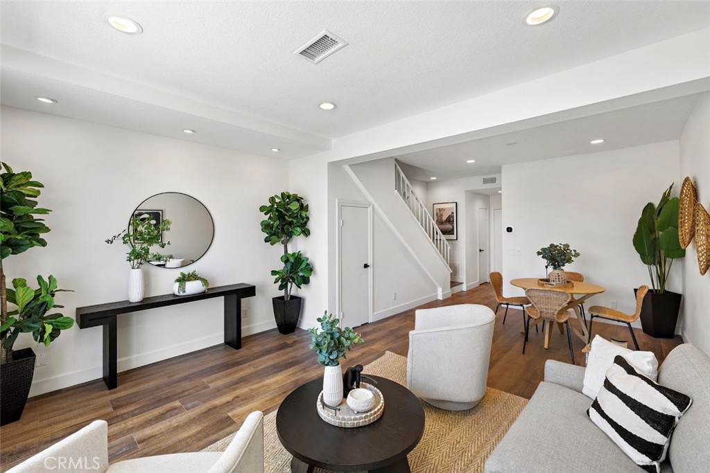 30902 Clubhouse 44J