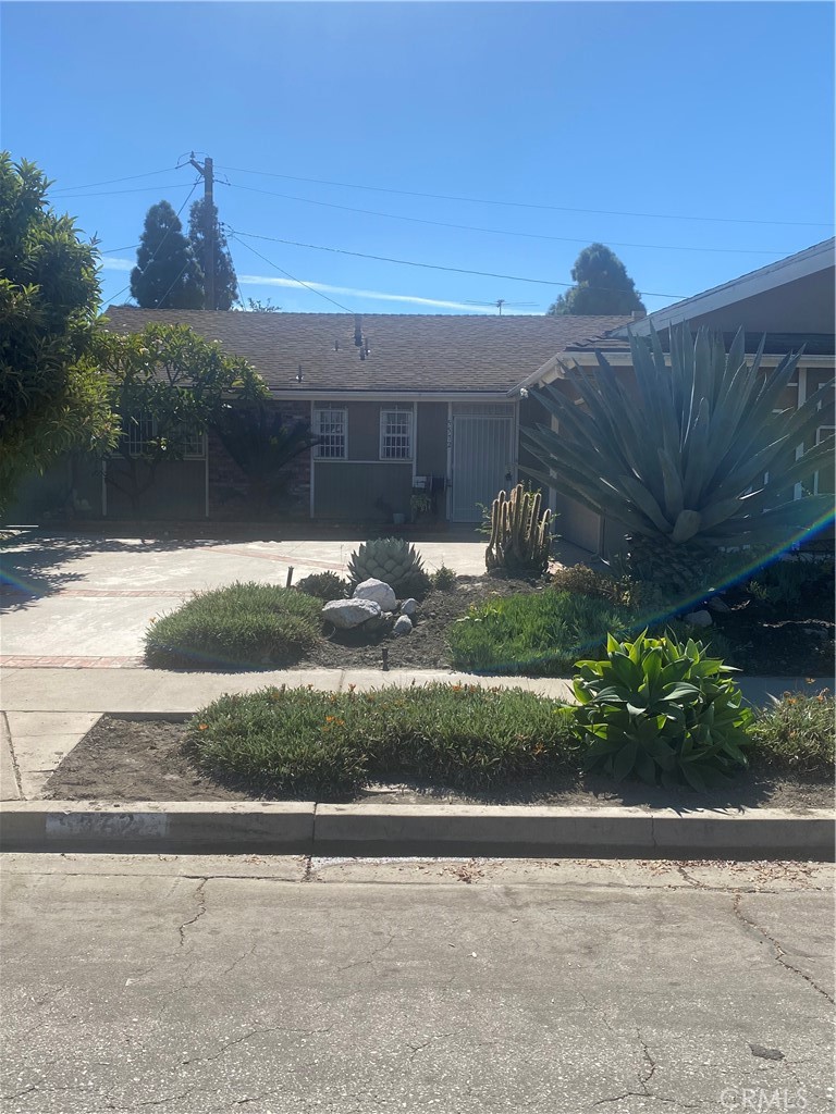 5572 5572 Ludlow