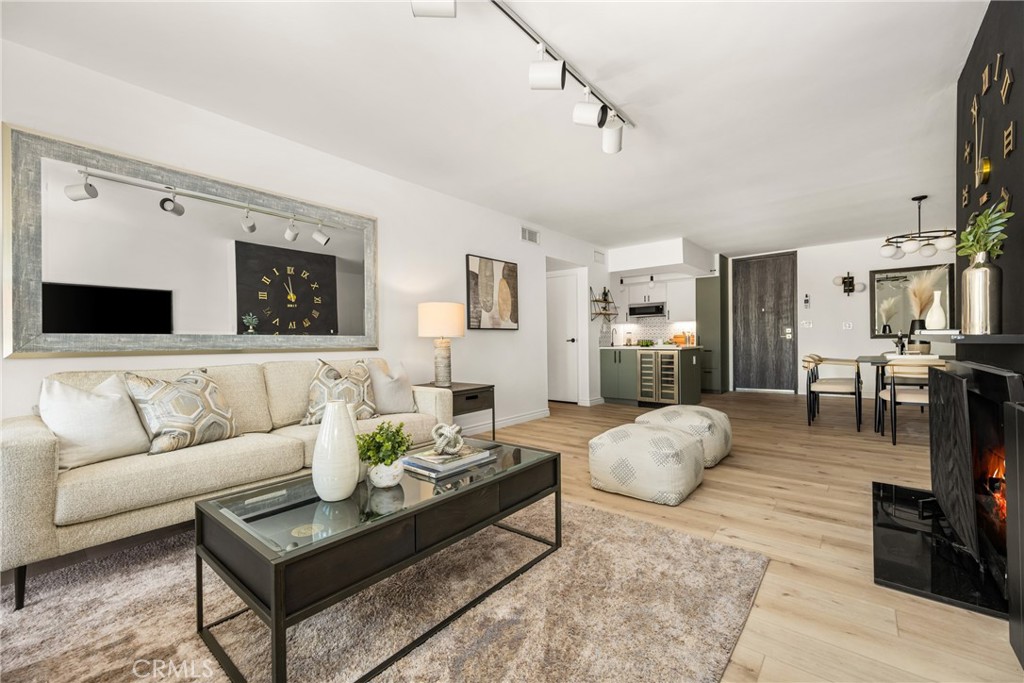 1351 N Crescent Heights Boulevard 313