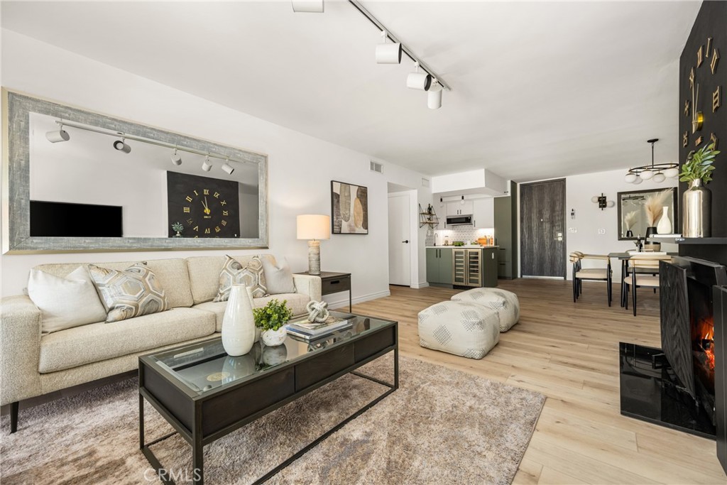 1351 N Crescent Heights Boulevard 313