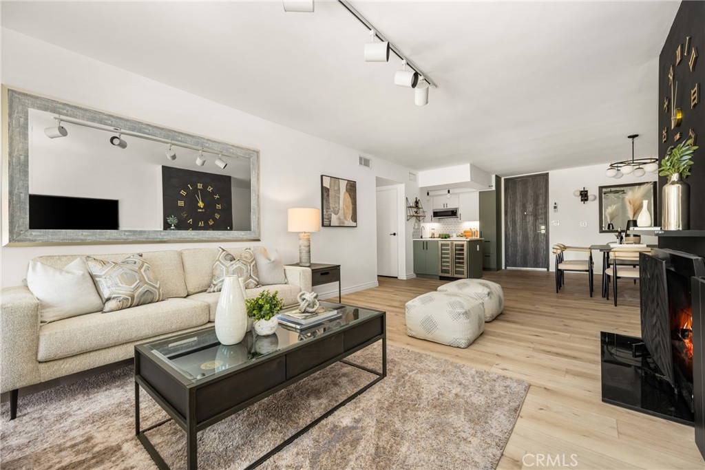 1351 N Crescent Heights Boulevard 313