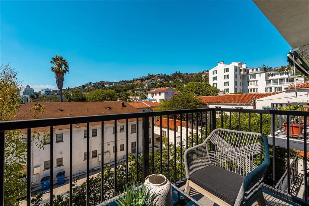 1351 N Crescent Heights Boulevard 313