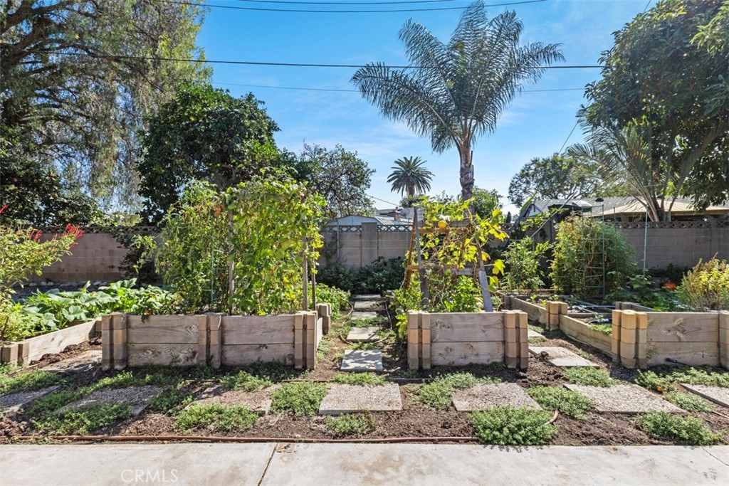 1704 1704 Mcevoy Lane