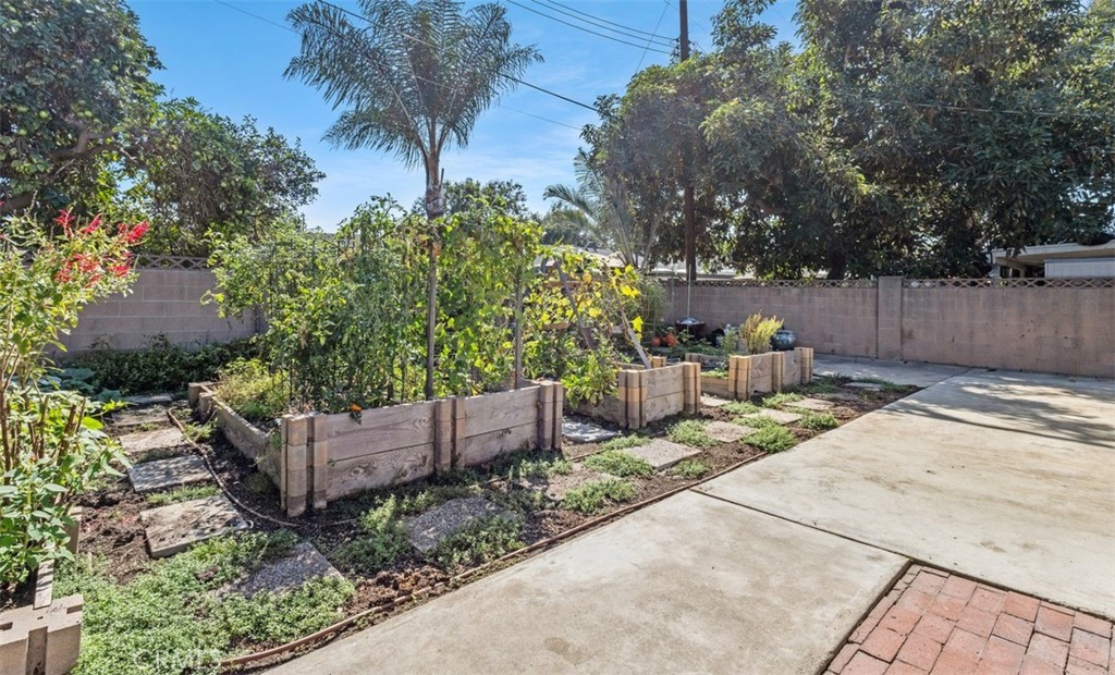 1704 1704 Mcevoy Lane