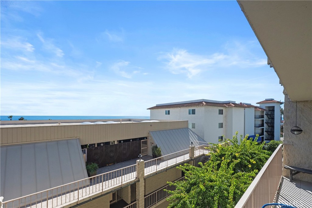 405 Avenida Granada 212