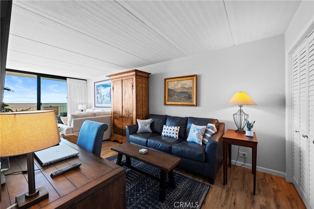 405 Avenida Granada 212