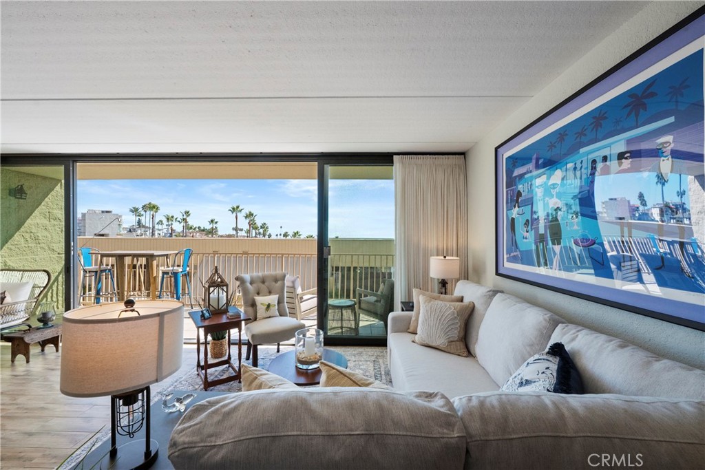 405 Avenida Granada 212