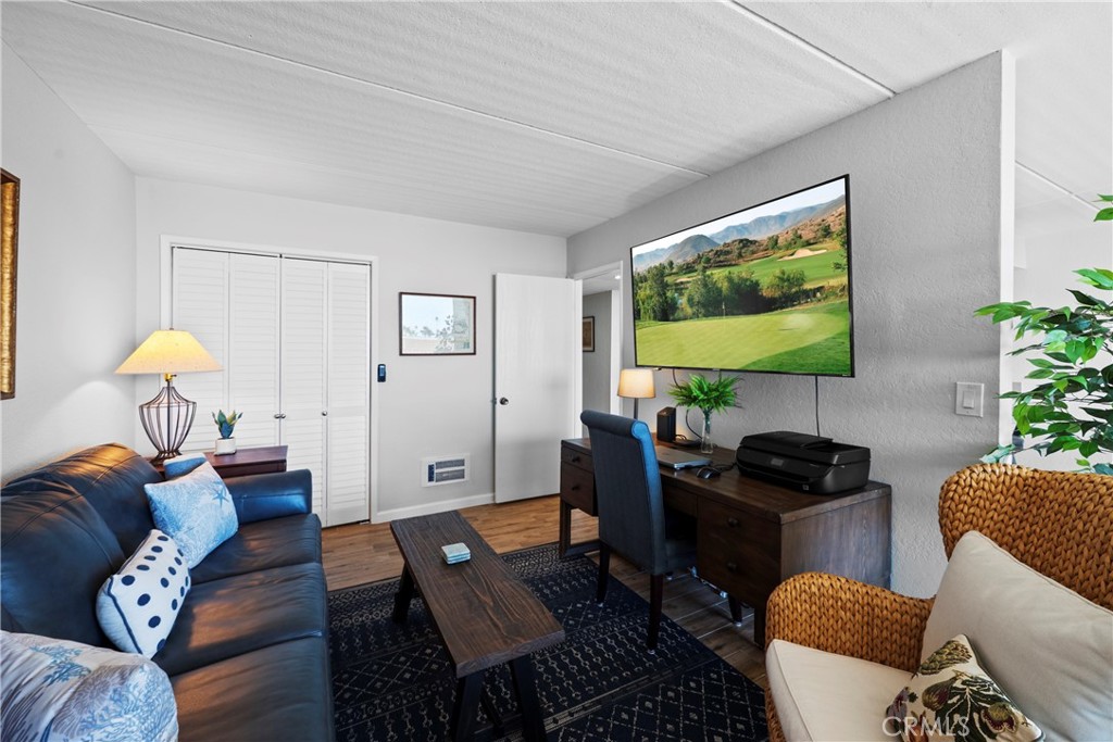 405 Avenida Granada 212