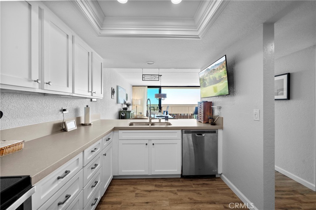 405 Avenida Granada 212