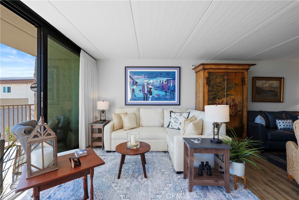 405 Avenida Granada 212