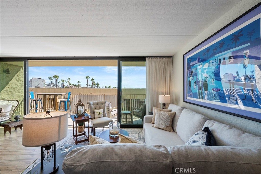 405 Avenida Granada 212