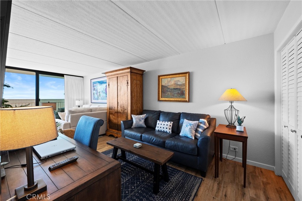 405 Avenida Granada 212