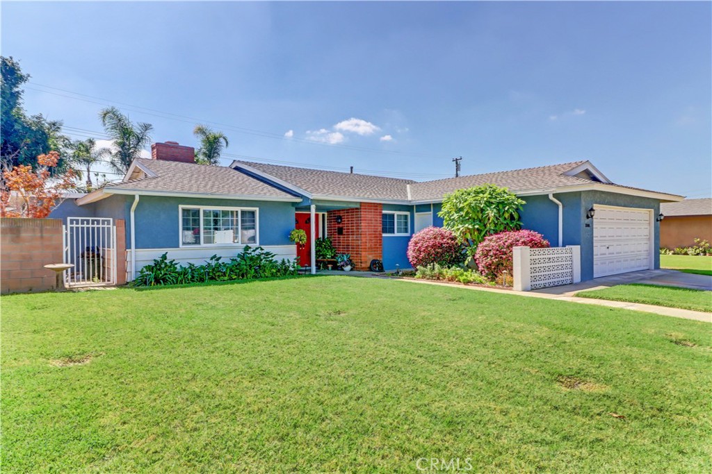 1046 E Trenton