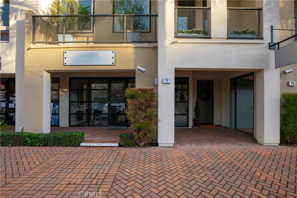71 Vantis Drive