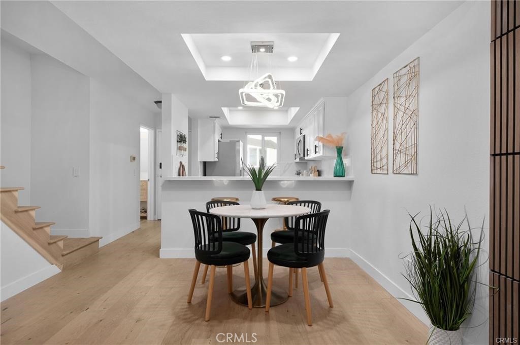 11119 Camarillo St Toluca Lake