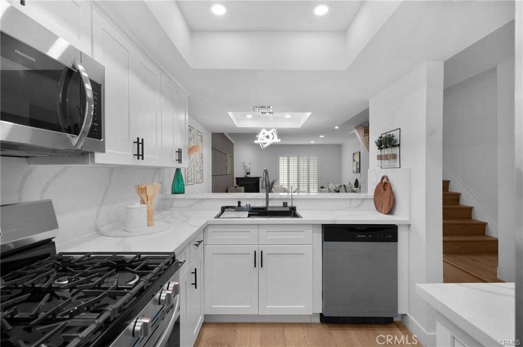 11119 Camarillo St Toluca Lake