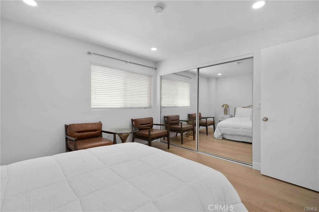 11119 Camarillo St Toluca Lake