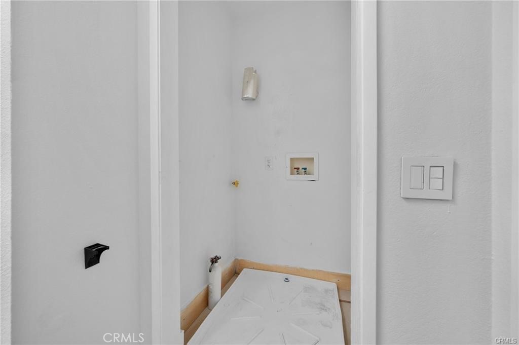 11119 Camarillo St Toluca Lake