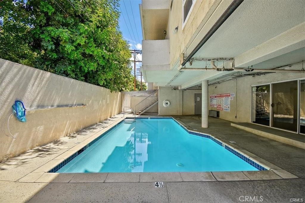 11119 Camarillo St Toluca Lake