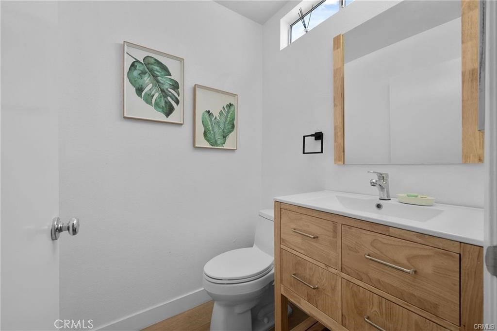 11119 Camarillo St Toluca Lake