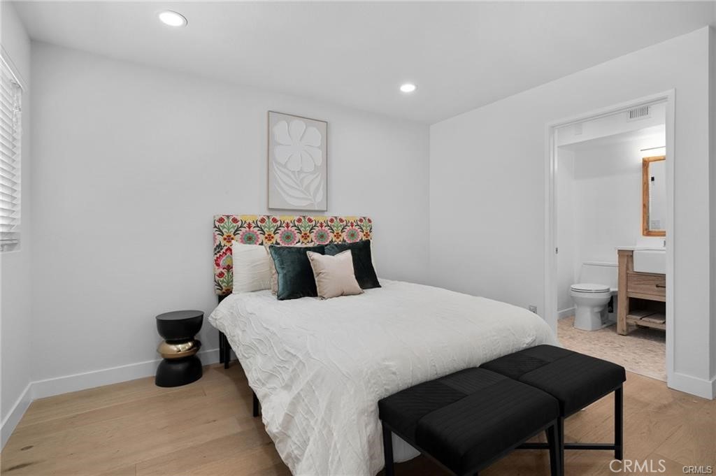 11119 Camarillo St Toluca Lake