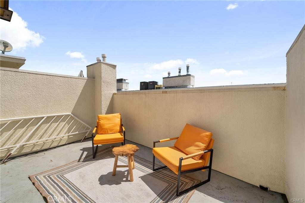 11119 Camarillo St Toluca Lake