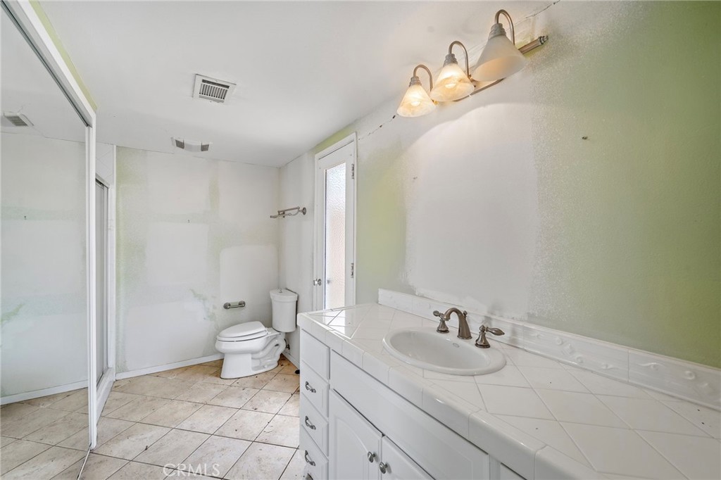 2520 Andover