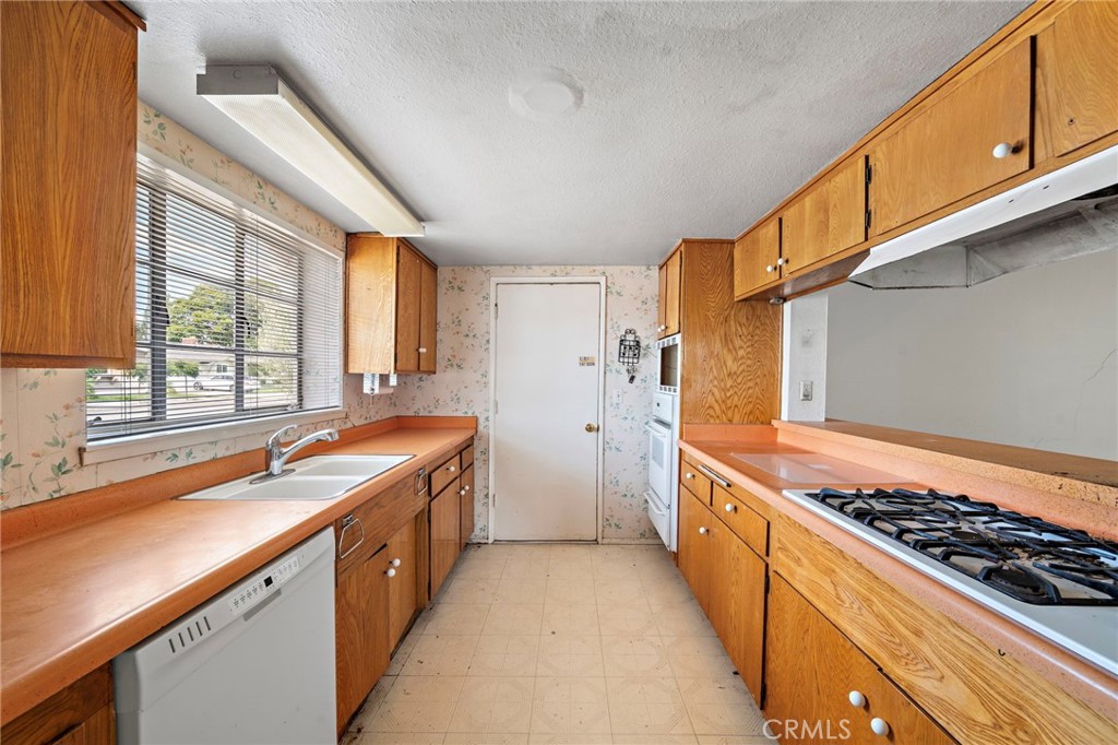 2520 Andover